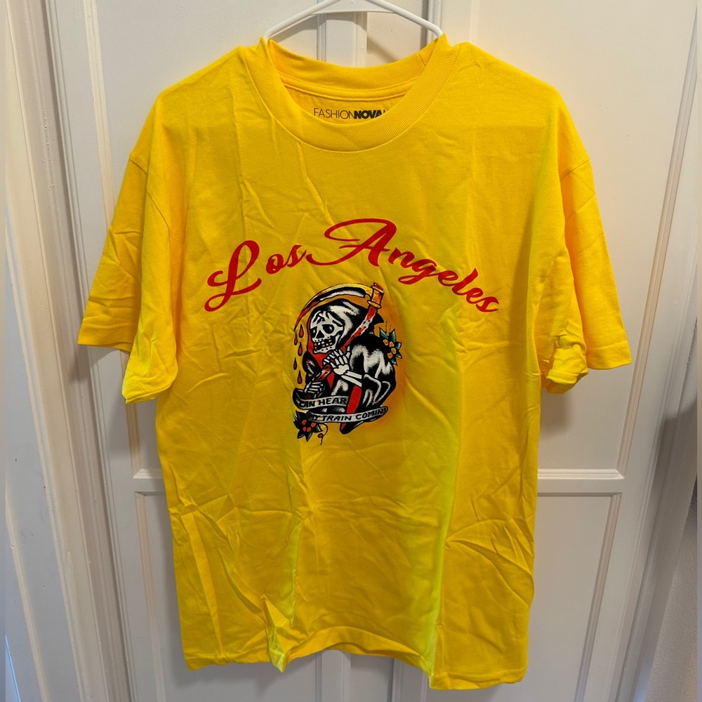 Brand new Fashion Nova graphic Tee, size Large